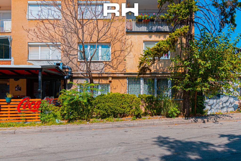 Banesë – Lokal 65m² në SHITJE në Qendër