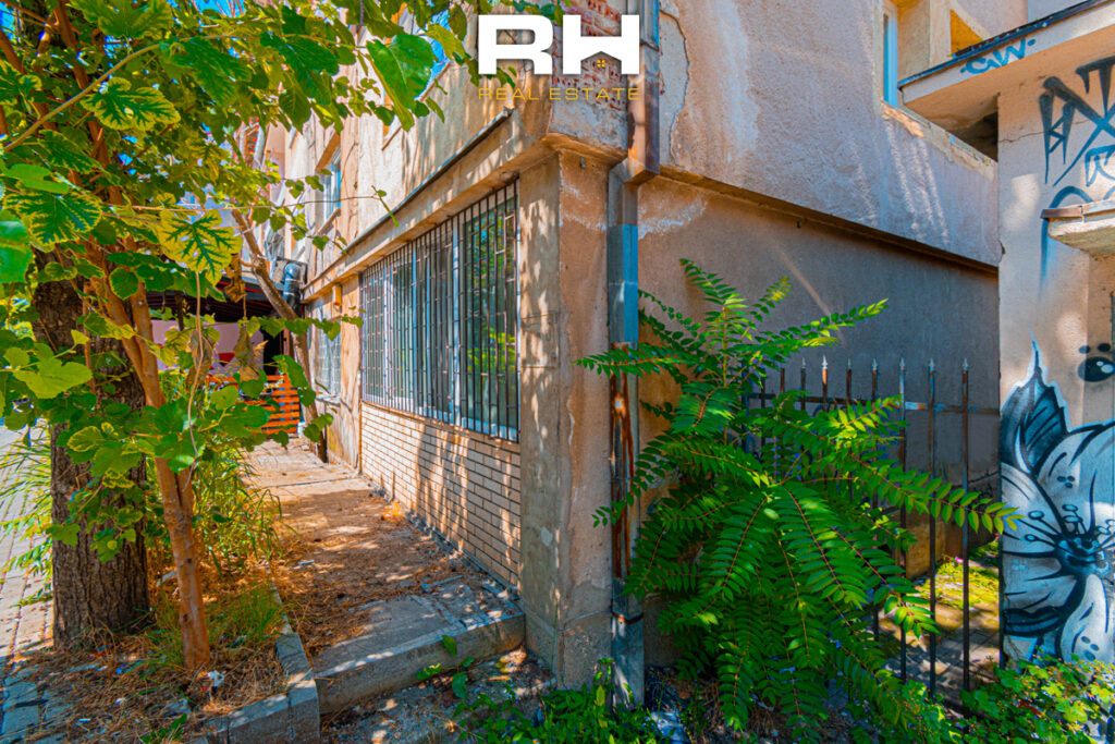 Banesë – Lokal 65m² në SHITJE në Qendër
