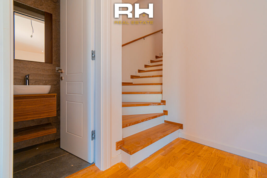 Shtëpi 198m² me #QIRA në Royal Green Residence, Zllatar