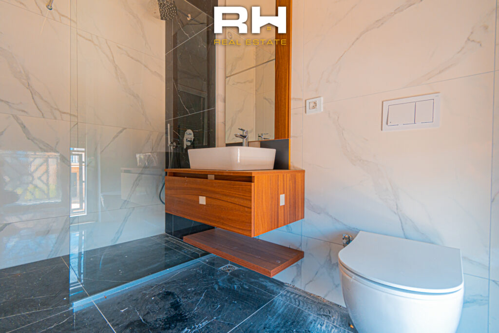 Shtëpi 198m² me #QIRA në Royal Green Residence, Zllatar