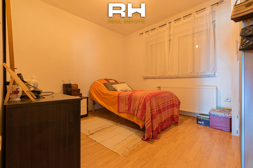 Shtëpi 320m² në SHITJE në Sofali