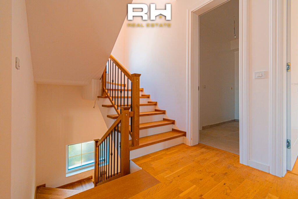 Shtëpi 300m² me #QIRA në Royal Green Residence, Zllatar