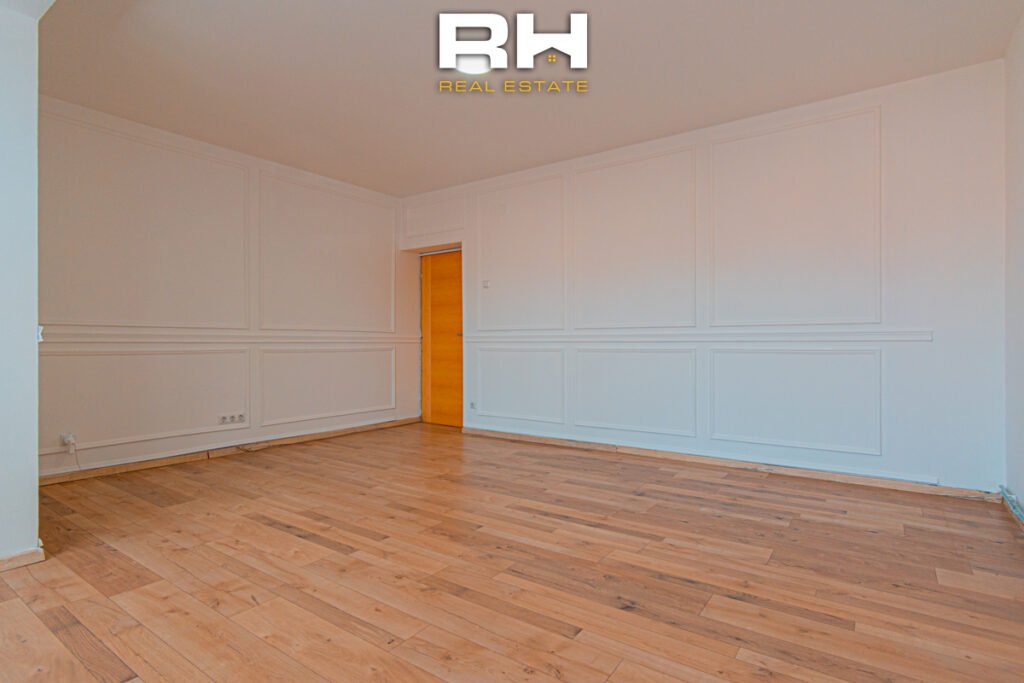 Banesë – Zyre 72m² me #QIRA në Qendër