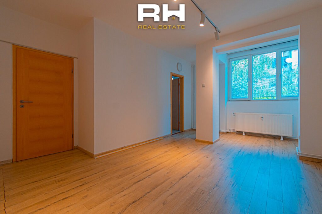 Banesë – Zyre 72m² me #QIRA në Qendër