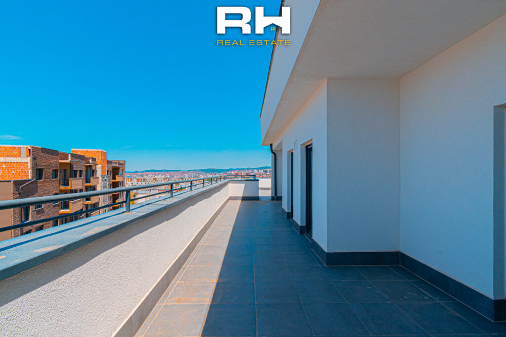 Penthouse 107.7 + 145m² në SHITJE te Prishtina e Re
