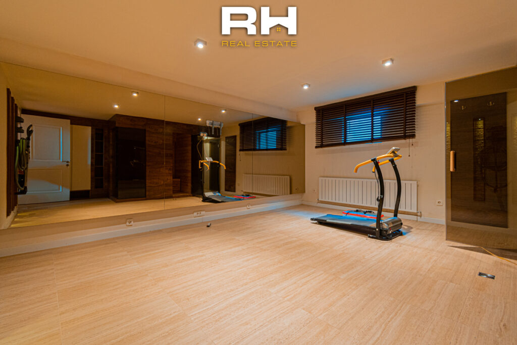 Shtëpi 275m² me #QIRA në Fshatin Ndërkombëtar