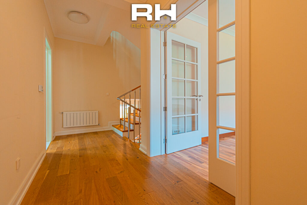 Shtëpi 275m² me #QIRA në Fshatin Ndërkombëtar