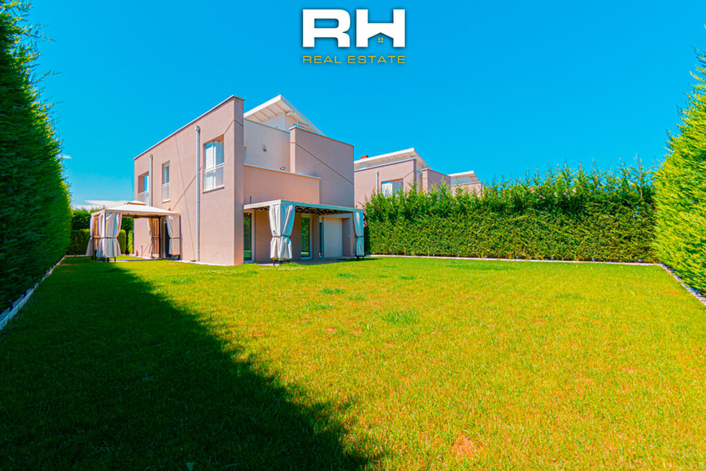 Shtëpi 205m² me #QIRA në lagjen Qershia, Çagllavicë