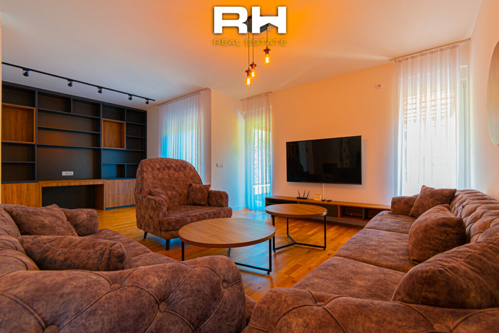 Shtëpi 205m² me #QIRA në lagjen Qershia, Çagllavicë