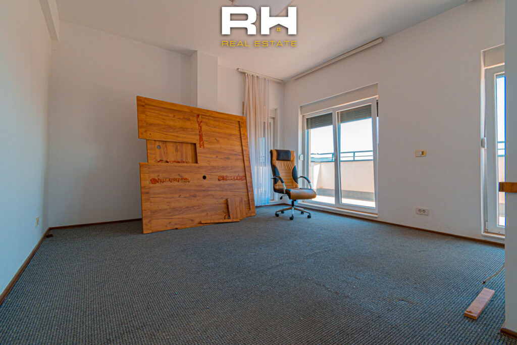 Penthouse 107.7 + 145m² në SHITJE te Prishtina e Re