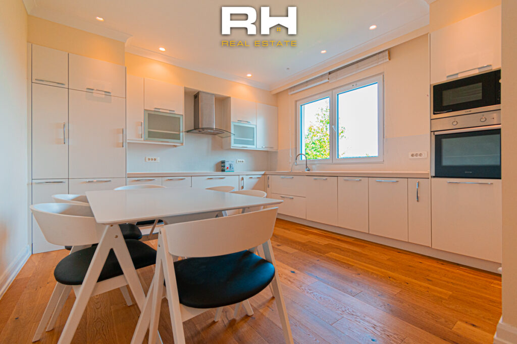 Shtëpi 275m² me #QIRA në Fshatin Ndërkombëtar