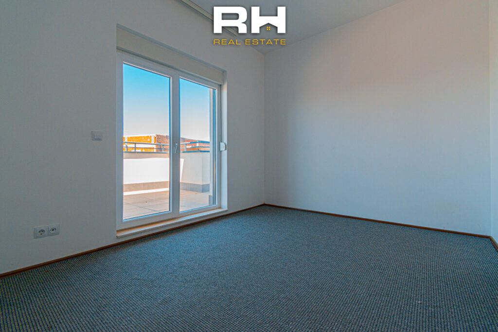 Penthouse 107.7 + 145m² në SHITJE te Prishtina e Re
