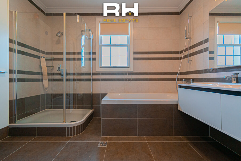 Shtëpi 275m² me #QIRA në Fshatin Ndërkombëtar
