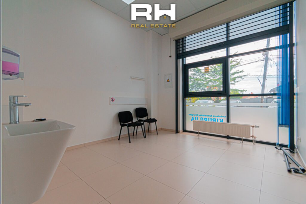 Lokal 84m² me #QIRA në Emshir
