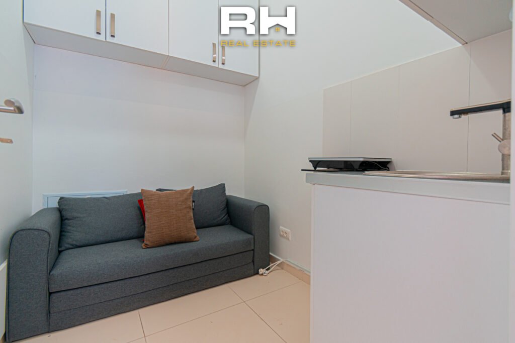 Lokal 84m² me #QIRA në Emshir