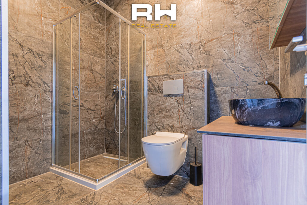 Penthouse 107.7 + 145m² në SHITJE te Prishtina e Re