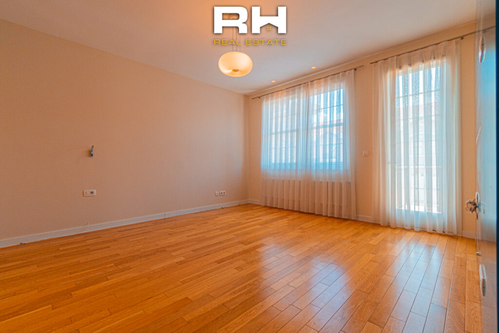 Shtëpi 275m² me #QIRA në Fshatin Ndërkombëtar