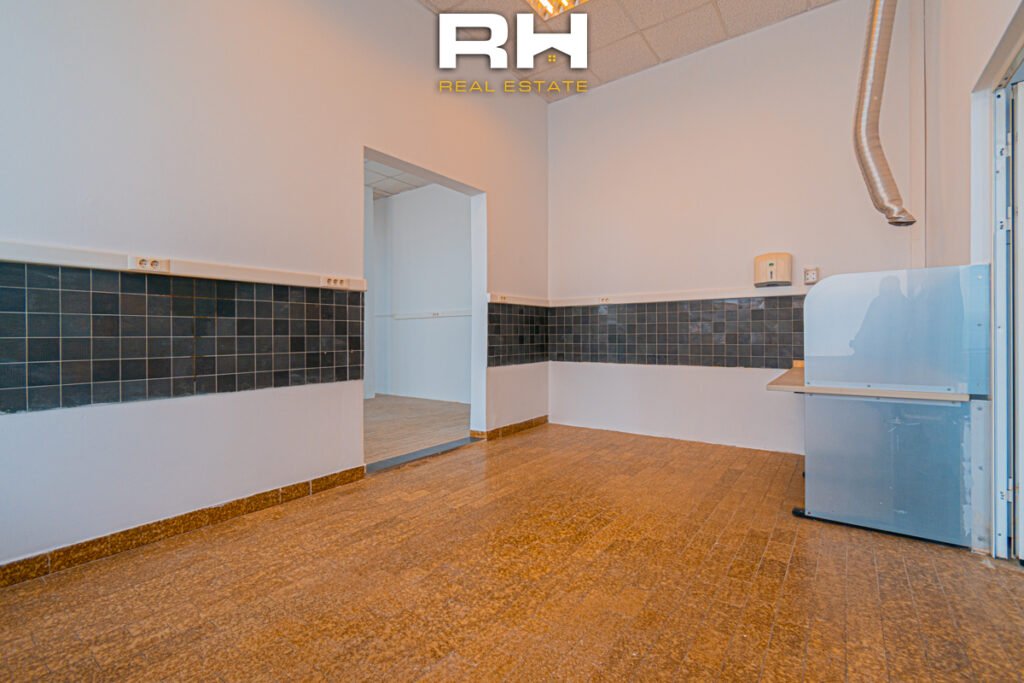 Lokal 180m² me #QIRA në Dardani