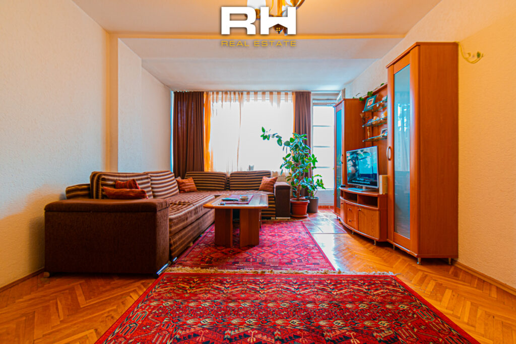 Banesë 140m² + 138m² në SHITJE në Qendër