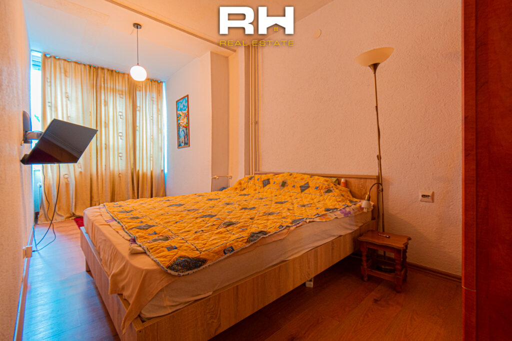 Banesë 140m² + 138m² në SHITJE në Qendër
