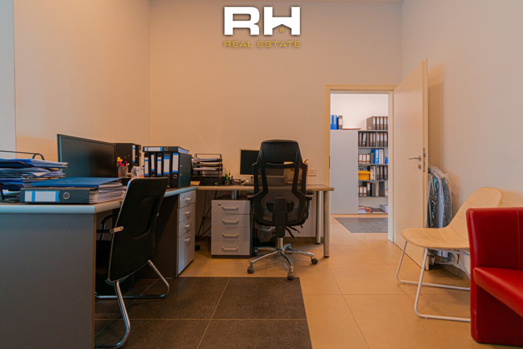 Lokal 180m² me #QIRA në Emshir