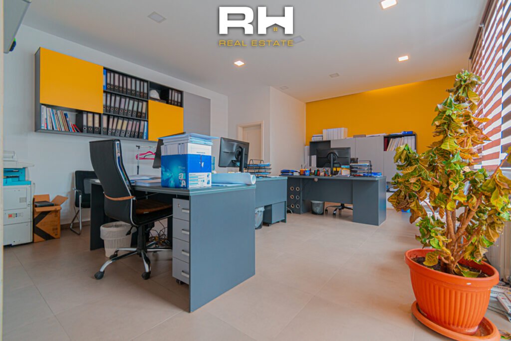 Lokal 180m² me #QIRA në Emshir