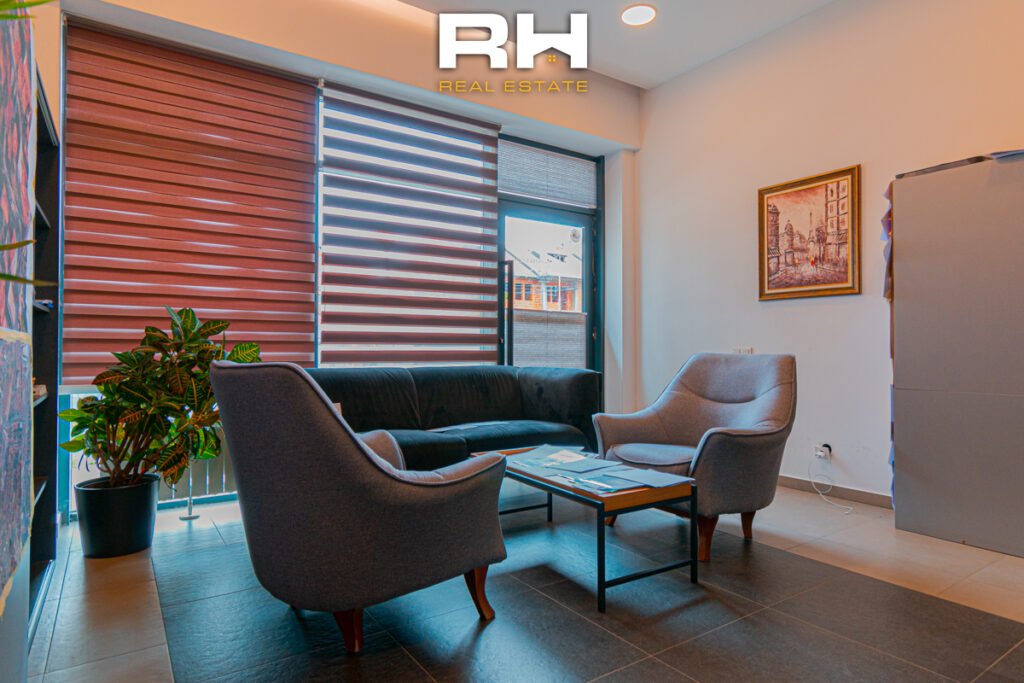 Lokal 180m² me #QIRA në Emshir