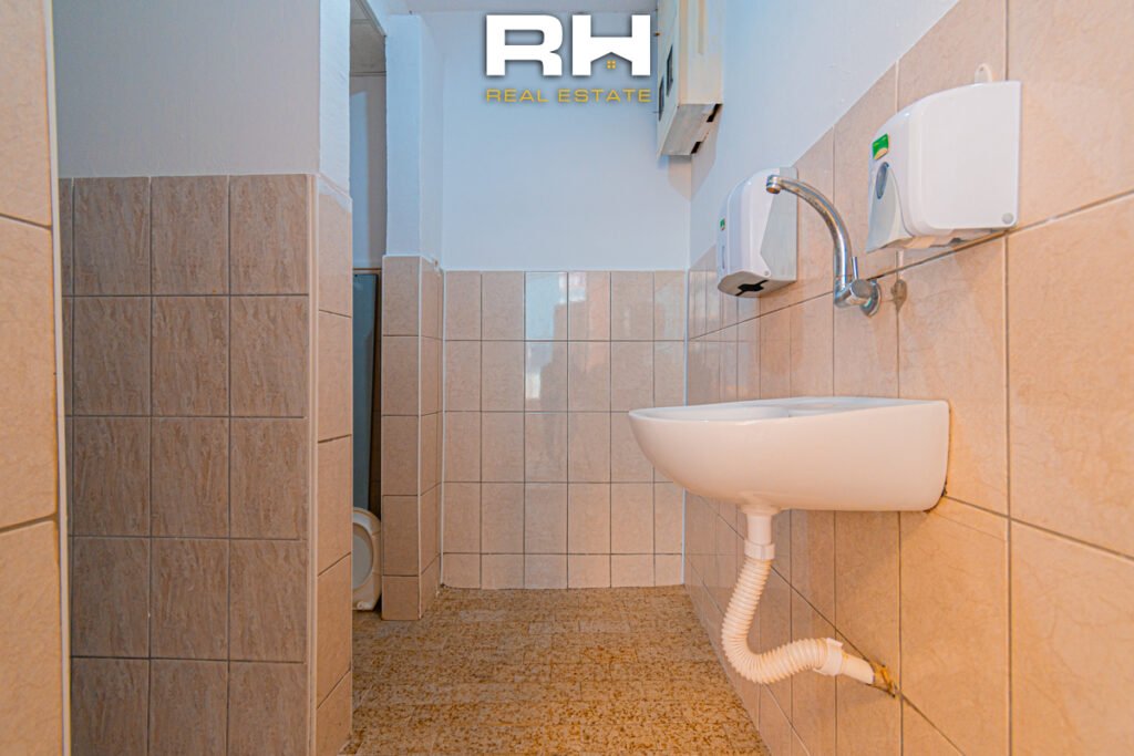 Lokal 180m² me #QIRA në Dardani