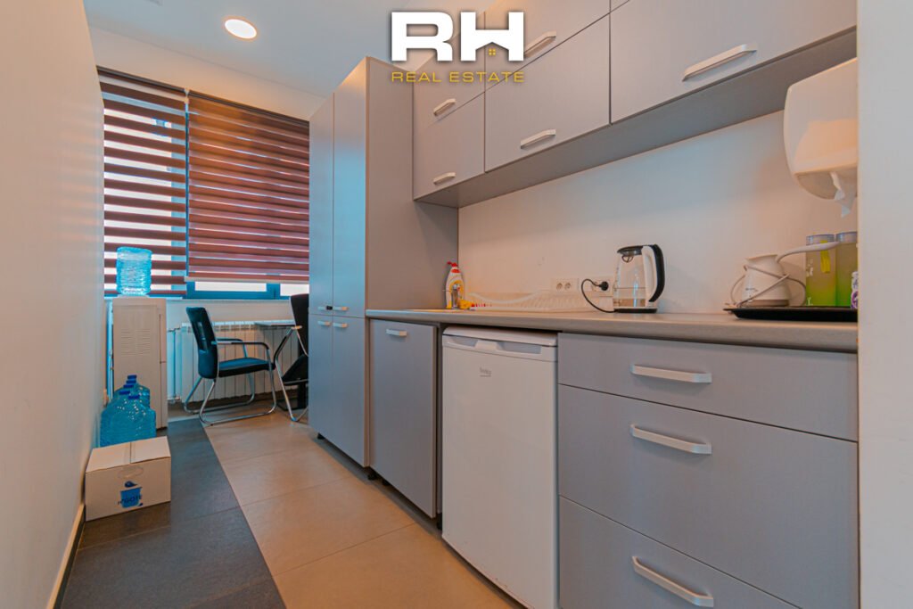 Lokal 180m² me #QIRA në Emshir