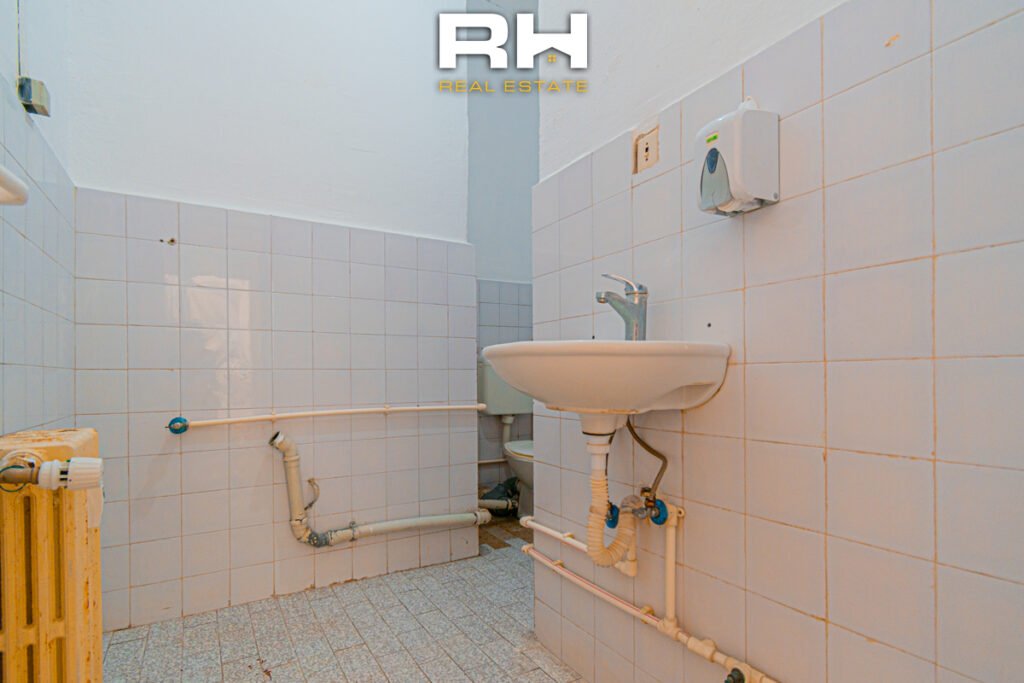 Lokal 180m² me #QIRA në Dardani