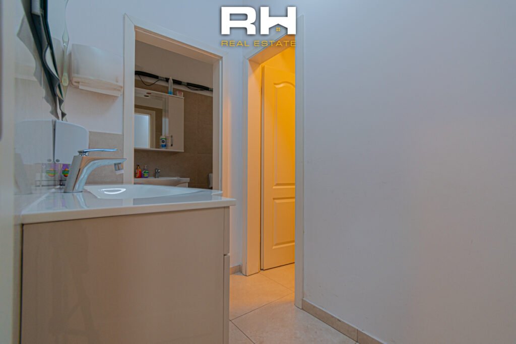 Lokal 180m² me #QIRA në Emshir