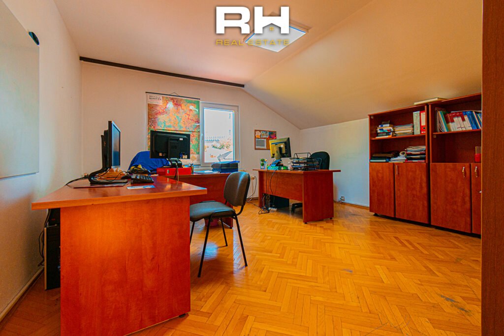 Objekt 432m² me #QIRA në Pejton