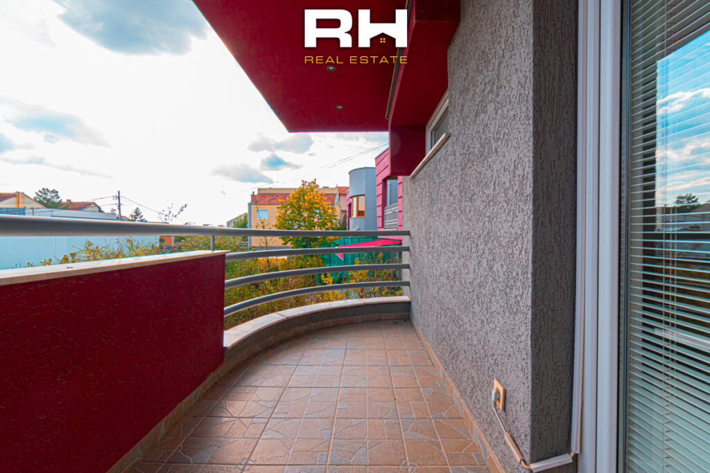 Shtëpi 237m² me #QIRA në Veternik