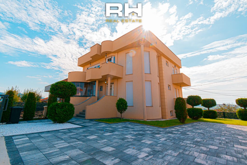 Shtëpi 345m² me #QIRA në Hajvali
