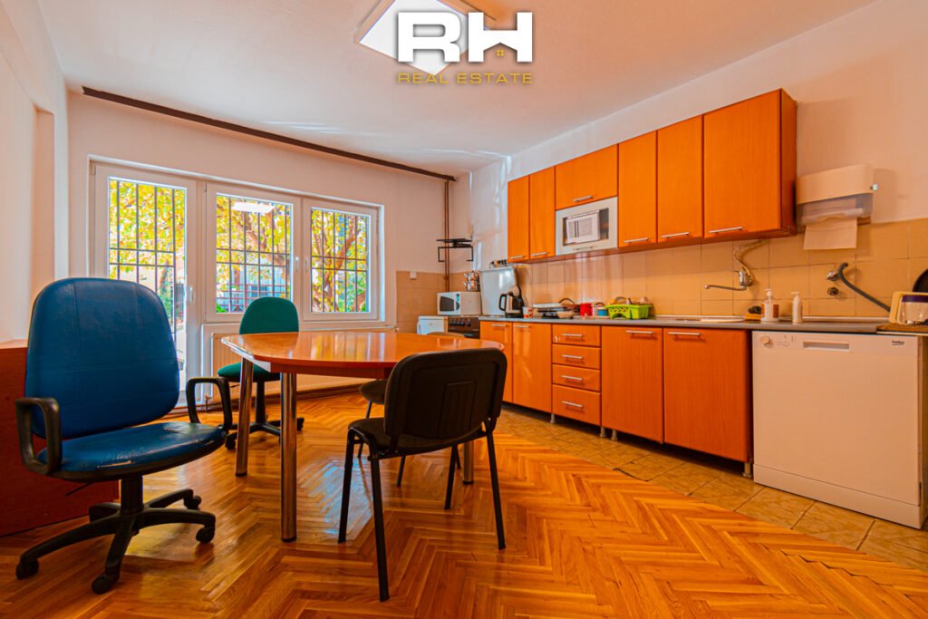 Objekt 432m² me #QIRA në Pejton