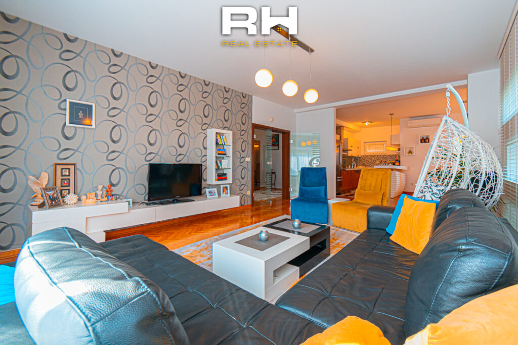 Shtëpi 237m² me #QIRA në Veternik
