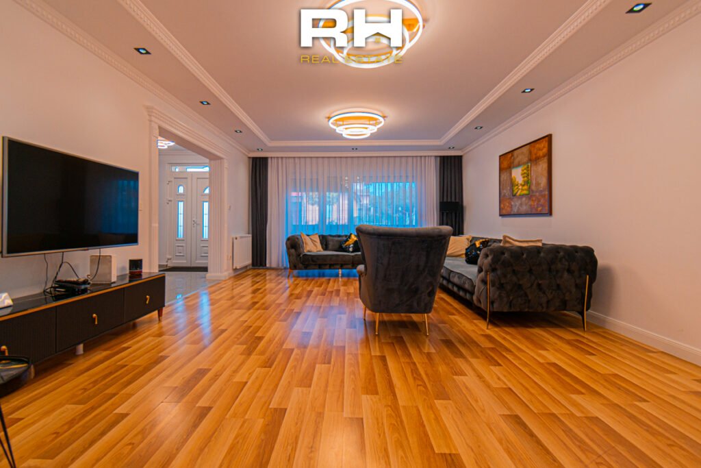 Shtëpi 345m² me #QIRA në Hajvali