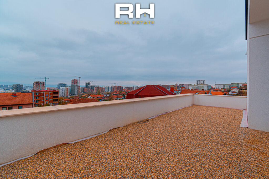 Shtëpi 375m² në SHITJE në City Home, Matiçan