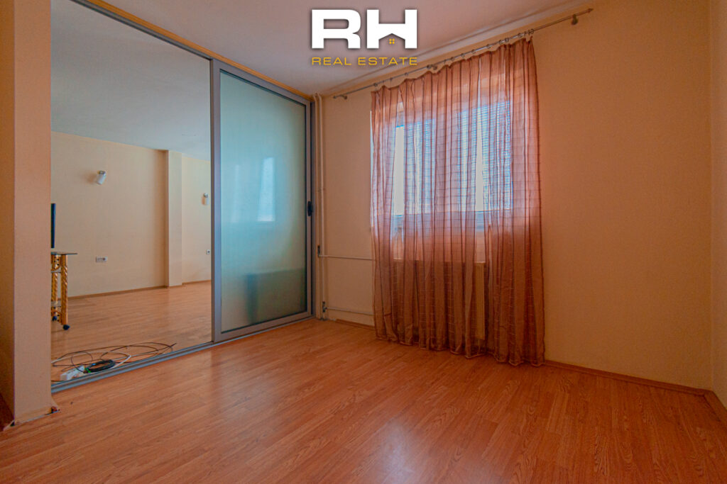 Banesë – Zyre 38m² me #QIRA në Bregun e Diellit