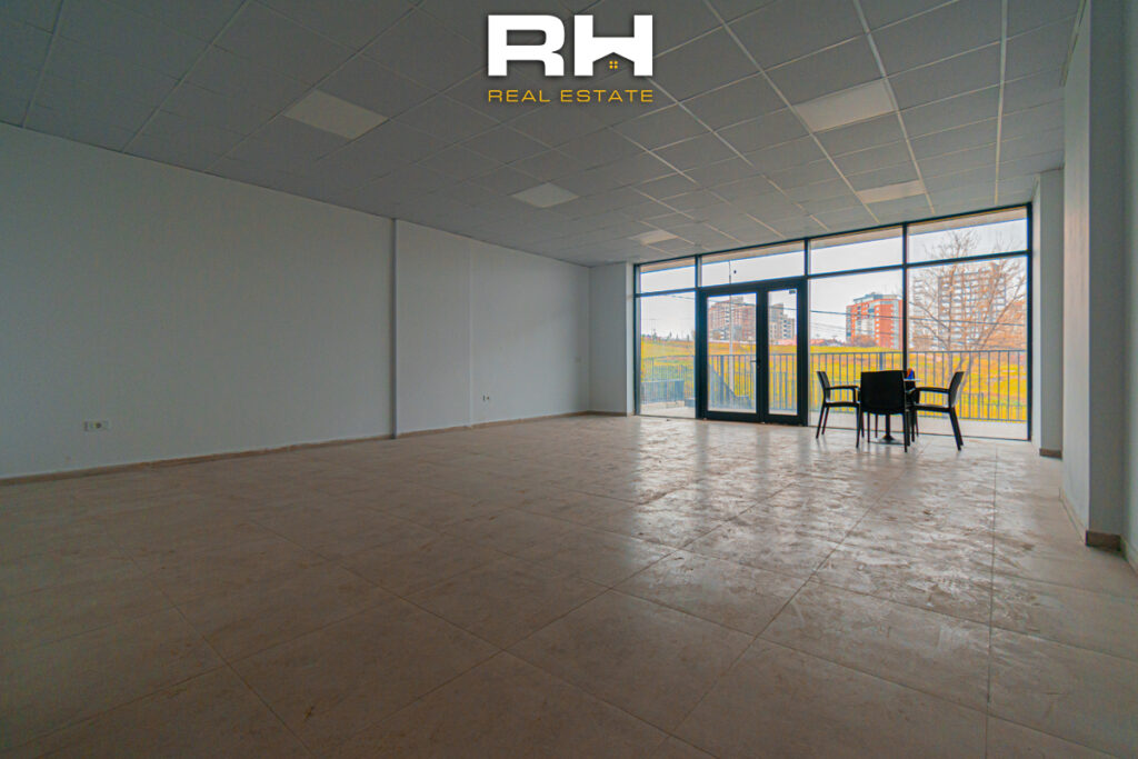 Lokal 65m² në SHITJE në Velani