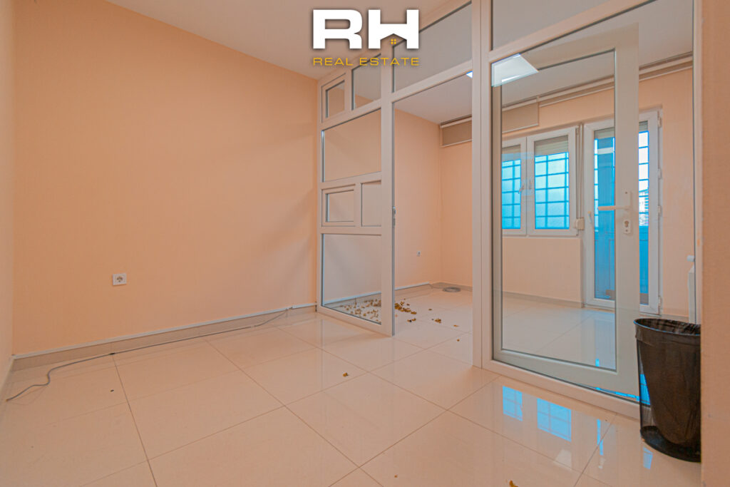 Lokal 70m² neto me #QIRA në Ulpianë
