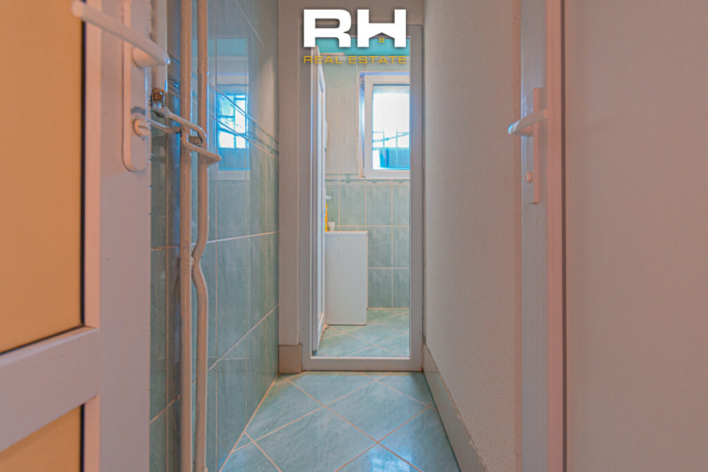 Lokal 70m² neto me #QIRA në Ulpianë