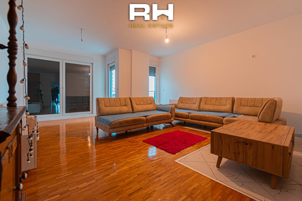 Banesë – Zyre 66m² me #QIRA në Emshir