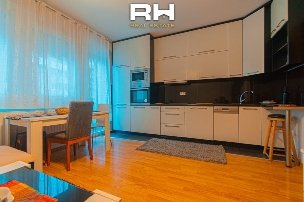Banesë 72m² me #QIRA në lagjen Dodona
