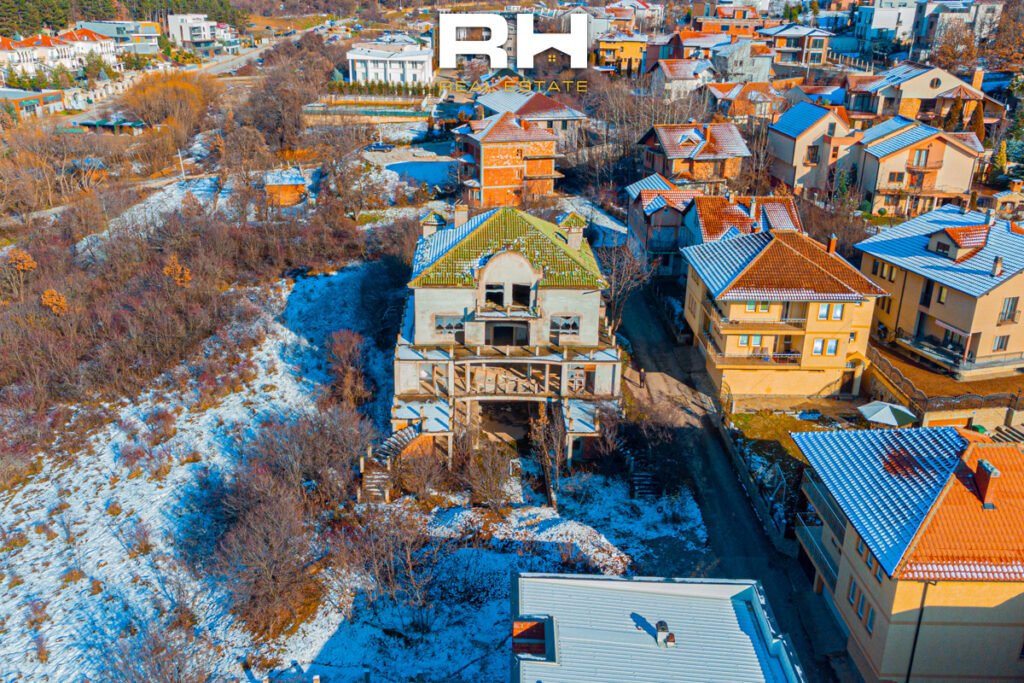 Shtëpi 965m² dhe truall 18 ari në #SHITJE në Sofali