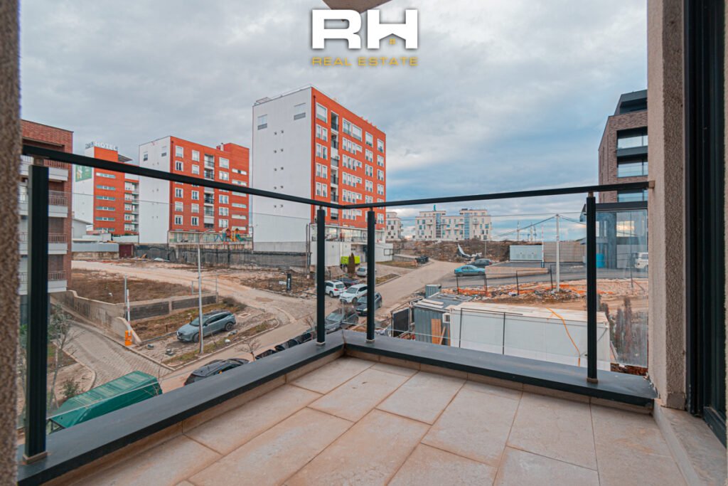 Banesë – Zyre 66m² me #QIRA në Emshir