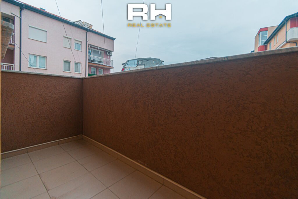 Banesë 72m² me #QIRA në lagjen Dodona