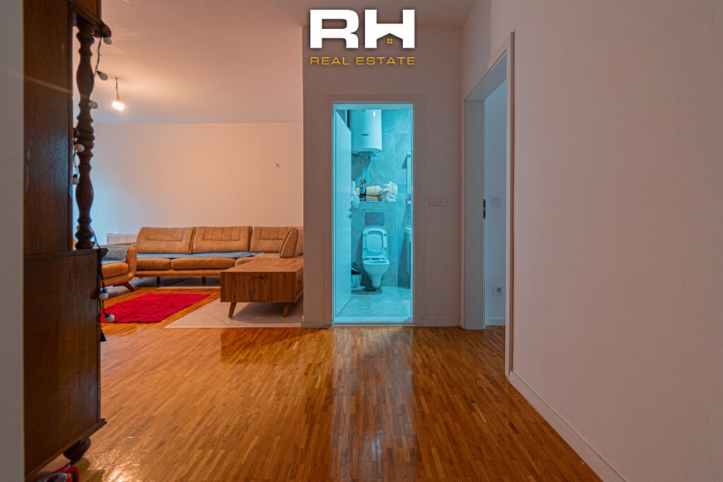 Banesë – Zyre 66m² me #QIRA në Emshir