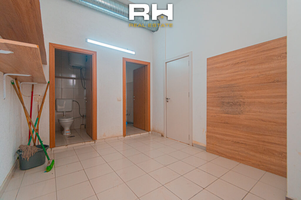 Lokal 130m² me #QIRA në Tophane