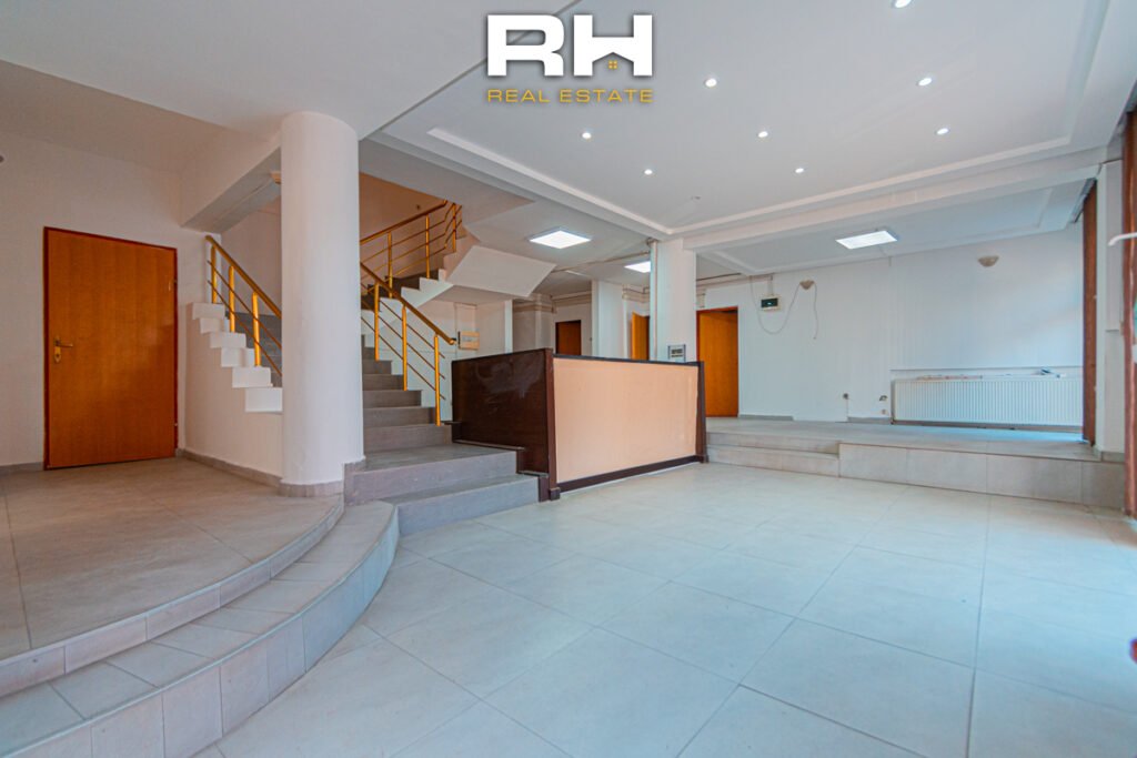 Objekt 342m² me #QIRA në Pejton
